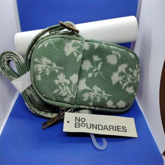 NWT...No Boundaries Canvas Mini Crossbody Bag, Women's - Picture 7 of 10